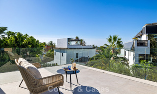 Instapklare luxevilla met contemporaine bouwstijl te koop aan de strandzijde ten oosten van Marbella centrum 787190 