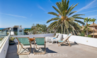 Instapklare luxevilla met contemporaine bouwstijl te koop aan de strandzijde ten oosten van Marbella centrum 787199 