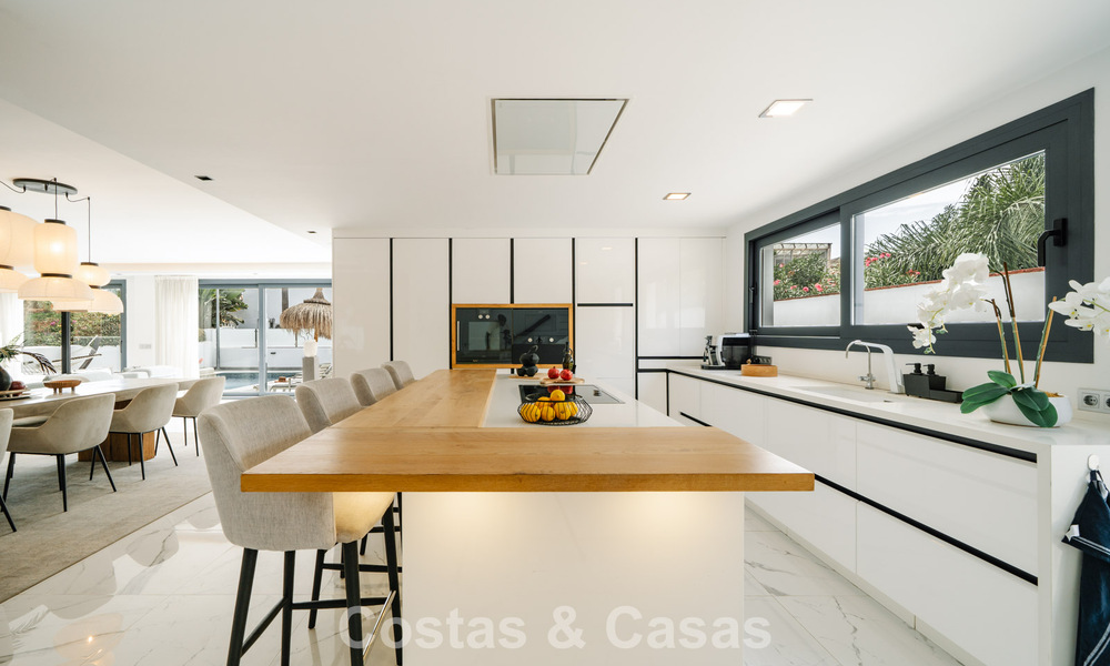 Gemoderniseerde villa te koop op loopafstand van voorzieningen en Puerto Banus, Marbella 787369