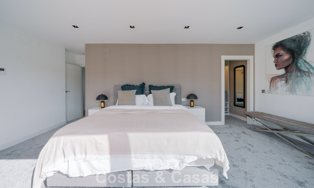 Gemoderniseerde villa te koop op loopafstand van voorzieningen en Puerto Banus, Marbella 787397