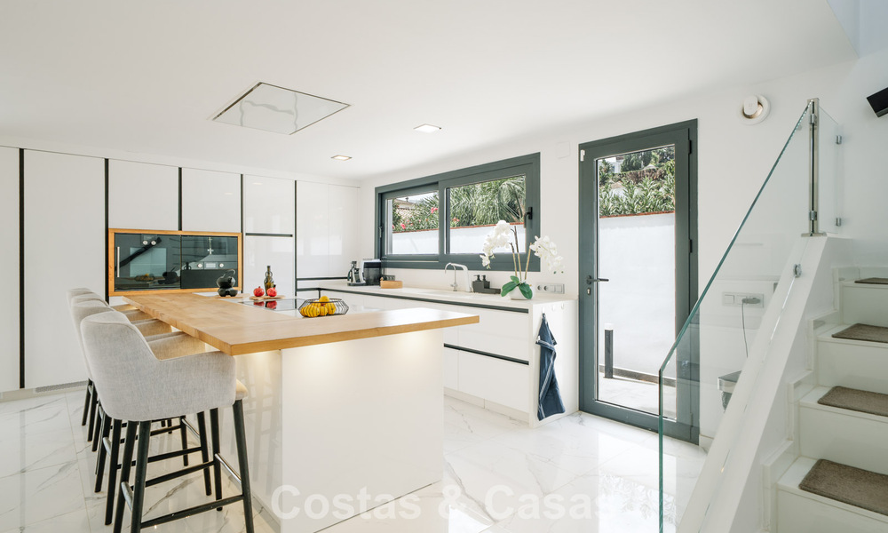 Gemoderniseerde villa te koop op loopafstand van voorzieningen en Puerto Banus, Marbella 787398