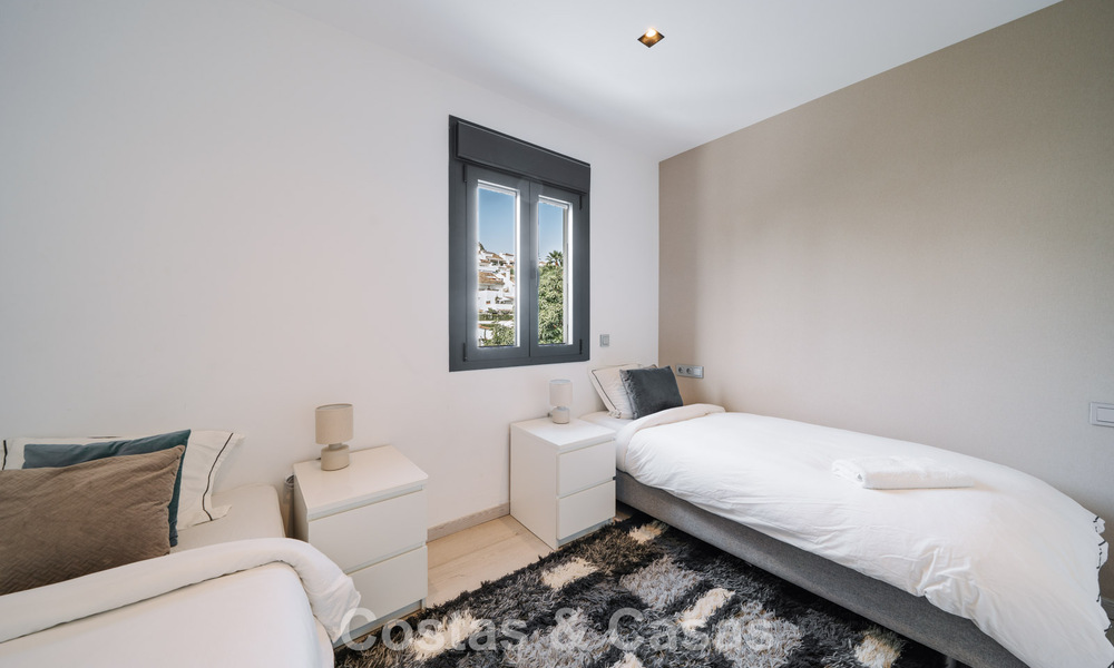 Gemoderniseerde villa te koop op loopafstand van voorzieningen en Puerto Banus, Marbella 787403