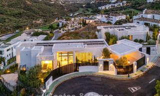 Gesofisticeerde villa met panoramisch uitzicht te koop, in een gated community in La Quinta, Marbella - Benahavis 787304 