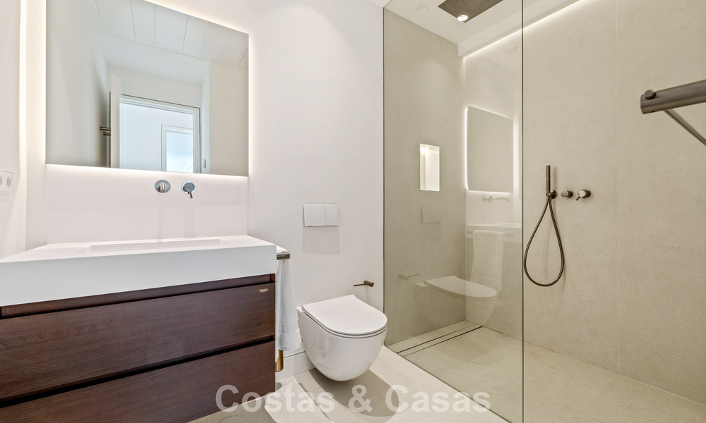 Gesofisticeerde villa met panoramisch uitzicht te koop, in een gated community in La Quinta, Marbella - Benahavis 787305