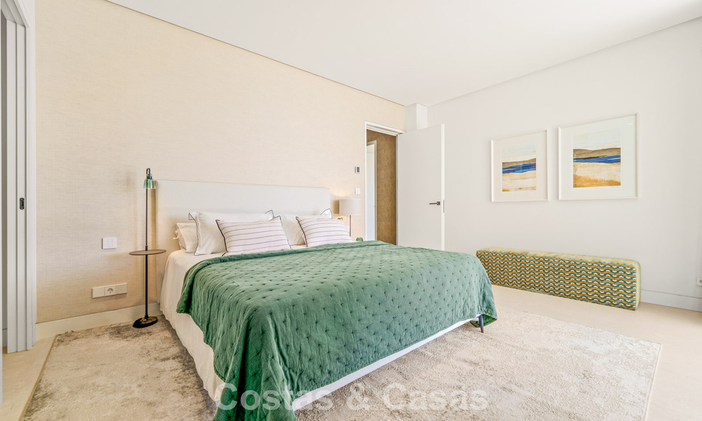 Gesofisticeerde villa met panoramisch uitzicht te koop, in een gated community in La Quinta, Marbella - Benahavis 787308