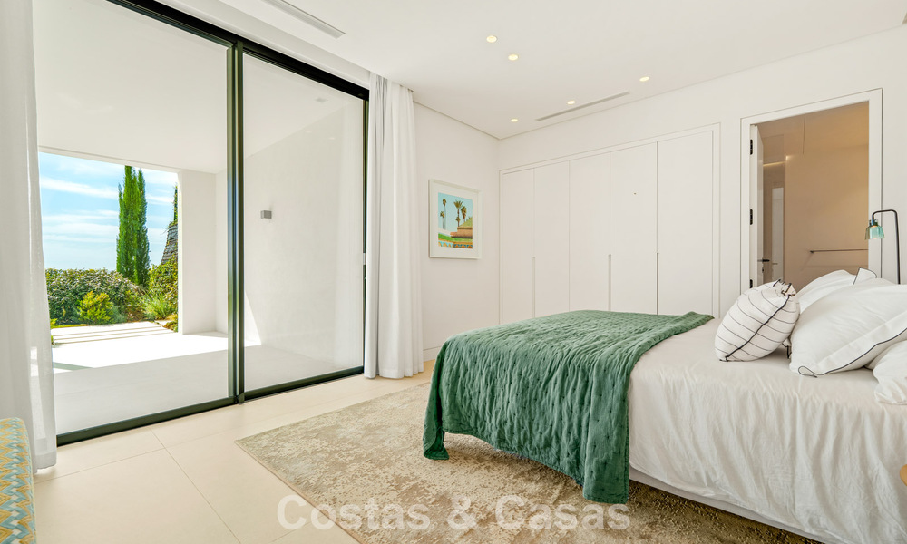 Gesofisticeerde villa met panoramisch uitzicht te koop, in een gated community in La Quinta, Marbella - Benahavis 787309