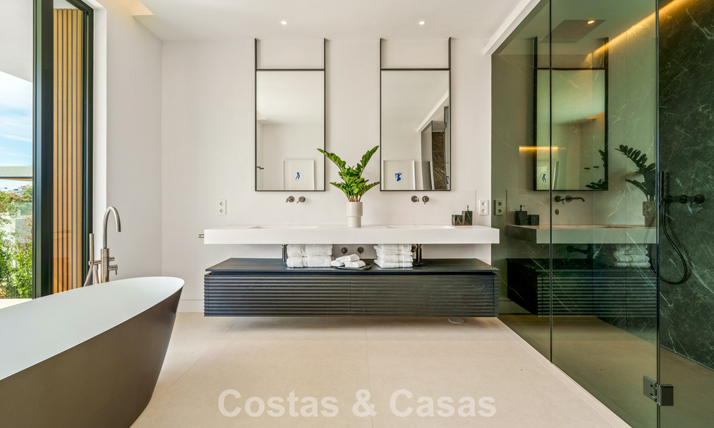 Gesofisticeerde villa met panoramisch uitzicht te koop, in een gated community in La Quinta, Marbella - Benahavis 787321