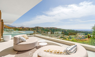 Gesofisticeerde villa met panoramisch uitzicht te koop, in een gated community in La Quinta, Marbella - Benahavis 787326 