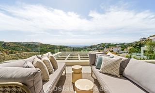 Gesofisticeerde villa met panoramisch uitzicht te koop, in een gated community in La Quinta, Marbella - Benahavis 787327 