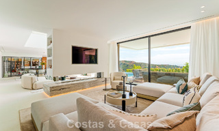 Gesofisticeerde villa met panoramisch uitzicht te koop, in een gated community in La Quinta, Marbella - Benahavis 787336 