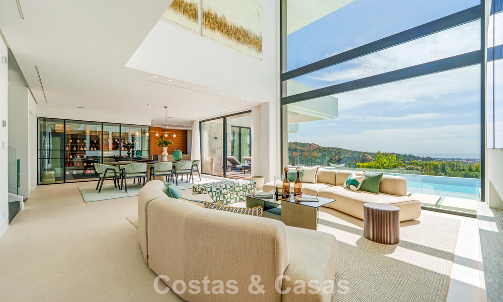Gesofisticeerde villa met panoramisch uitzicht te koop, in een gated community in La Quinta, Marbella - Benahavis 787337