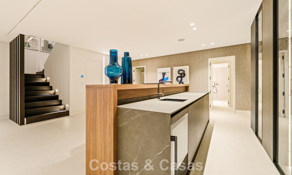 Gesofisticeerde villa met panoramisch uitzicht te koop, in een gated community in La Quinta, Marbella - Benahavis 787358