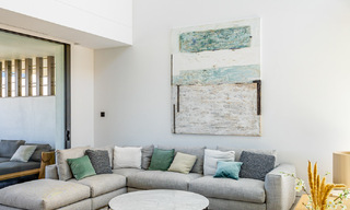 Exclusieve schakelvilla met zeezicht te koop in een vooruitstrevend complex met 24-uursbewaking op Marbella’s Golden Mile 787277 