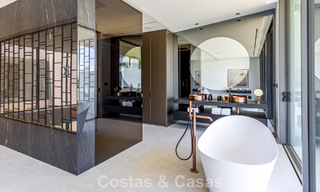 Exclusieve schakelvilla met zeezicht te koop in een vooruitstrevend complex met 24-uursbewaking op Marbella’s Golden Mile 787282 