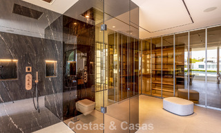 Exclusieve schakelvilla met zeezicht te koop in een vooruitstrevend complex met 24-uursbewaking op Marbella’s Golden Mile 787286 