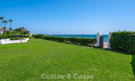 Ruim herenhuis te koop in een omheind strandcomplex aan de oostkant van Marbella 787536