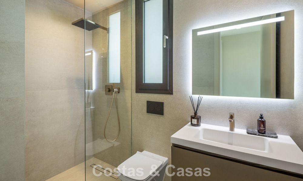 Instapklare, luxueuze, nieuwbouwvilla te koop in een prestigieus 5* golfresort in Marbella - Benahavis 787441