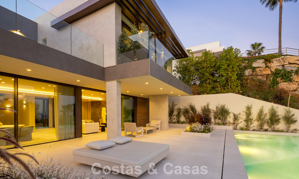 Instapklare, luxueuze, nieuwbouwvilla te koop in een prestigieus 5* golfresort in Marbella - Benahavis 787452