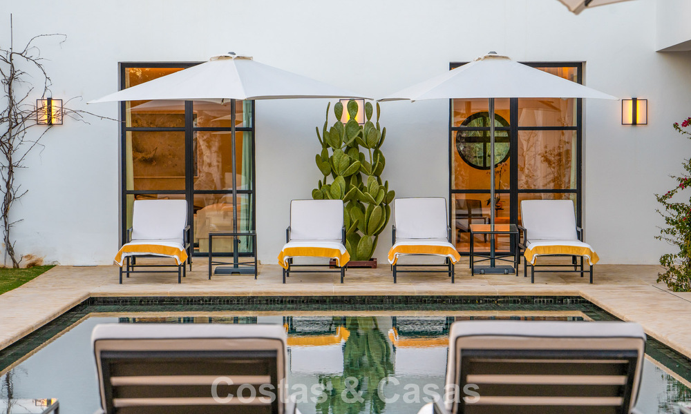 Voortreffelijke luxevilla te koop in het exclusieve Cascada de Camojan op Marbella’s Golden Mile 795104