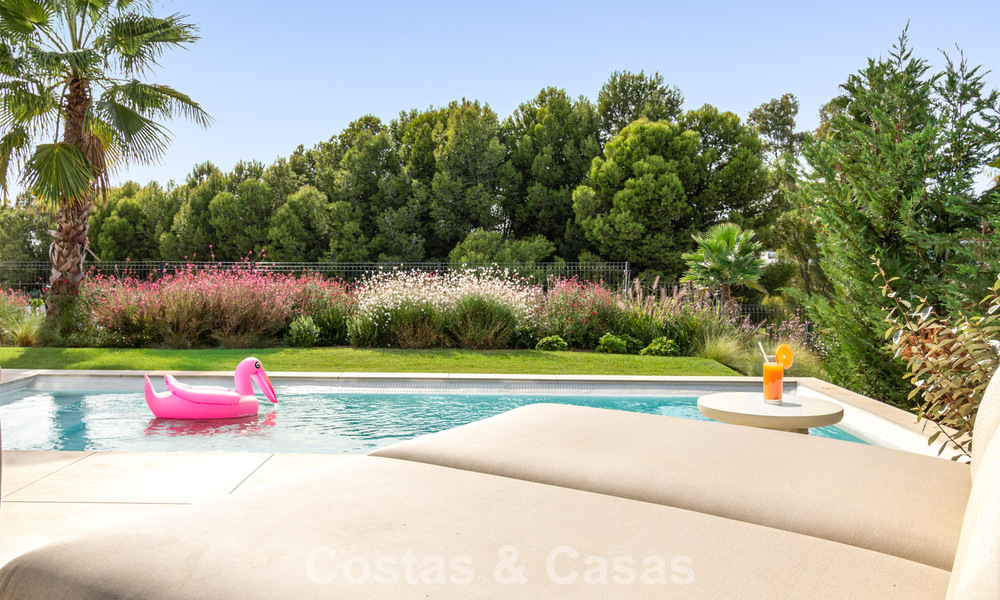Moderne, halfvrijstaande woning te koop met een eigen zwembad, in een golfcomplex ten oosten van Marbella Centrum 787941