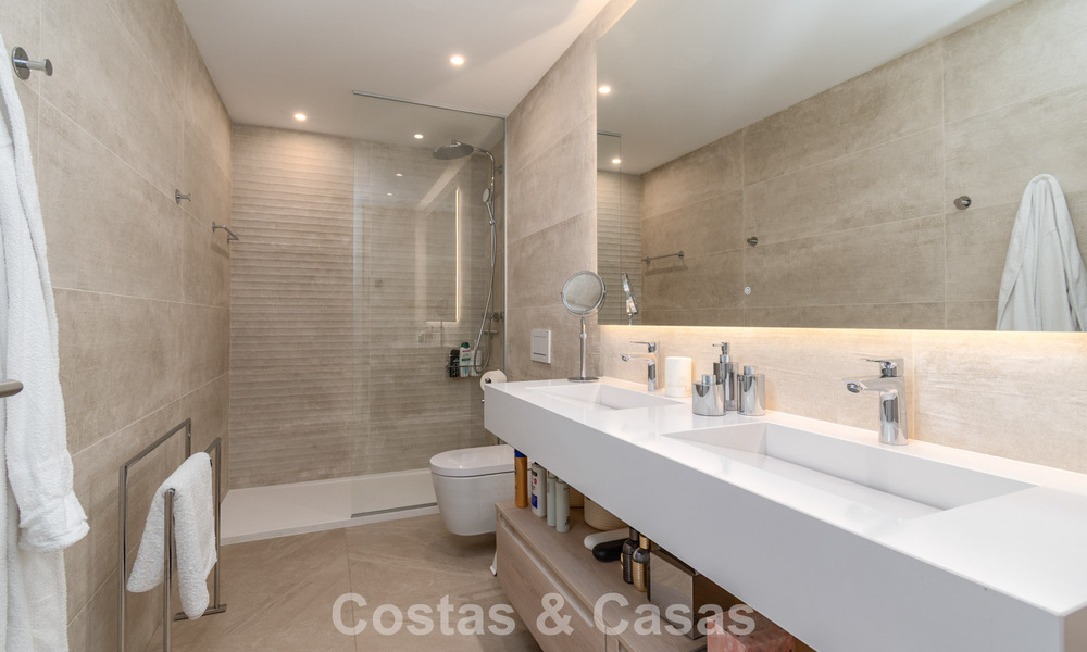 Moderne, halfvrijstaande woning te koop met een eigen zwembad, in een golfcomplex ten oosten van Marbella Centrum 787945