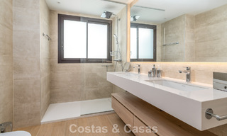 Moderne, halfvrijstaande woning te koop met een eigen zwembad, in een golfcomplex ten oosten van Marbella Centrum 787948 