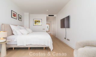 Moderne, halfvrijstaande woning te koop met een eigen zwembad, in een golfcomplex ten oosten van Marbella Centrum 787955 