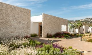 Moderne, halfvrijstaande woning te koop met een eigen zwembad, in een golfcomplex ten oosten van Marbella Centrum 787964 