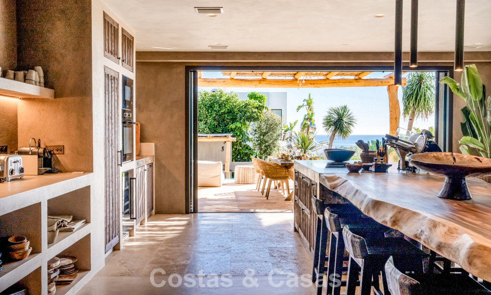 Instapklare villa met Ibiza-chic design te koop met zeezicht op de New Golden Mile tussen Marbella en Estepona 787773