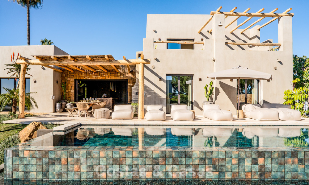 Instapklare villa met Ibiza-chic design te koop met zeezicht op de New Golden Mile tussen Marbella en Estepona 787776