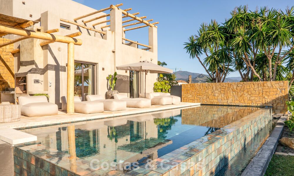 Instapklare villa met Ibiza-chic design te koop met zeezicht op de New Golden Mile tussen Marbella en Estepona 787788