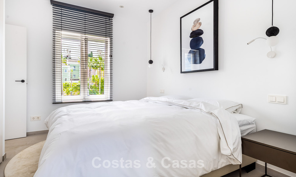 2 eigentijds luxevilla’s te koop, naast elkaar gelegen op slechts 400m van het strand in Casares, Costa del Sol 788040