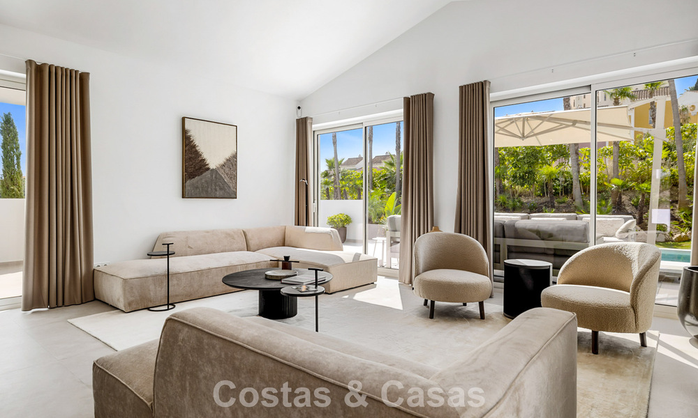 2 eigentijds luxevilla’s te koop, naast elkaar gelegen op slechts 400m van het strand in Casares, Costa del Sol 788069