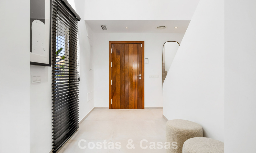 2 eigentijds luxevilla’s te koop, naast elkaar gelegen op slechts 400m van het strand in Casares, Costa del Sol 788077