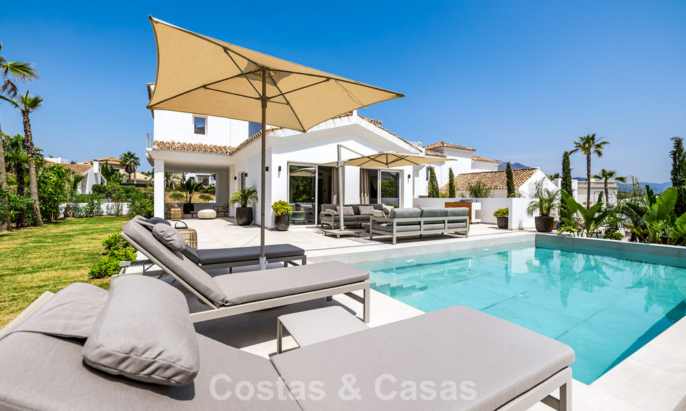 2 eigentijds luxevilla’s te koop, naast elkaar gelegen op slechts 400m van het strand in Casares, Costa del Sol 788102