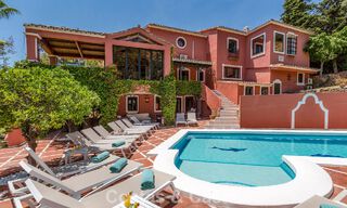 Statige luxevilla te koop in een klassieke Andalusische stijl in een afgesloten prestigieuze urbanisatie van Benahavis - Marbella 787976 