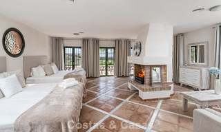 Statige luxevilla te koop in een klassieke Andalusische stijl in een afgesloten prestigieuze urbanisatie van Benahavis - Marbella 787991 