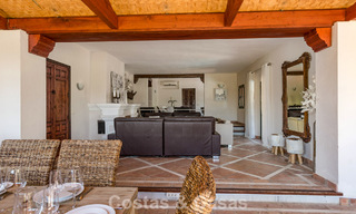 Statige luxevilla te koop in een klassieke Andalusische stijl in een afgesloten prestigieuze urbanisatie van Benahavis - Marbella 788003 