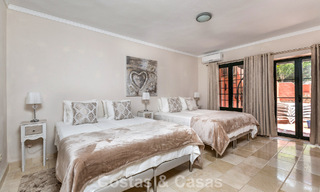 Statige luxevilla te koop in een klassieke Andalusische stijl in een afgesloten prestigieuze urbanisatie van Benahavis - Marbella 788006 