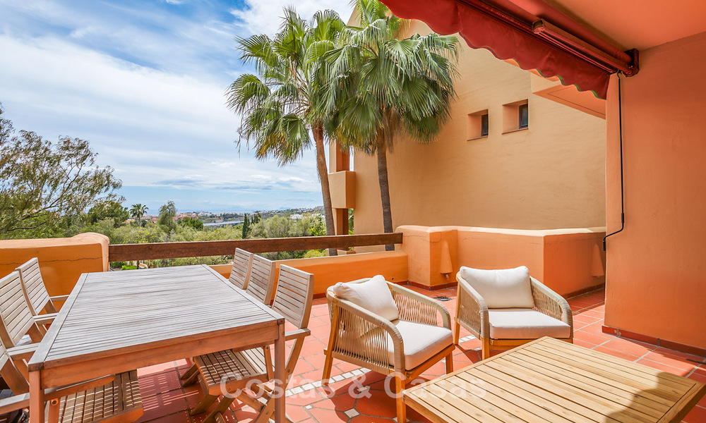 Instapklaar, ruim appartement met zeezicht te koop in Benahavis - Marbella 787869