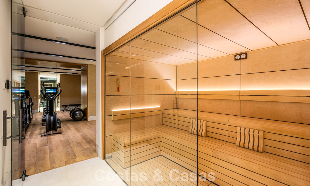 Instapklare, high-end designvilla met zeezicht te koop aan de Golden Mile van Marbella 788131