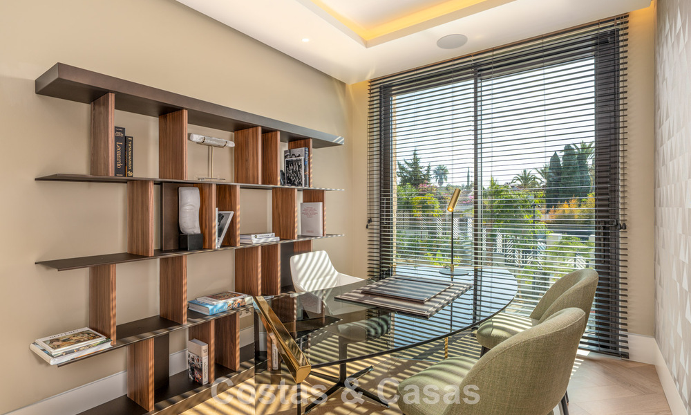 Modernistische luxevilla met zeezicht te koop aan Marbella’s Golden Mile 788170