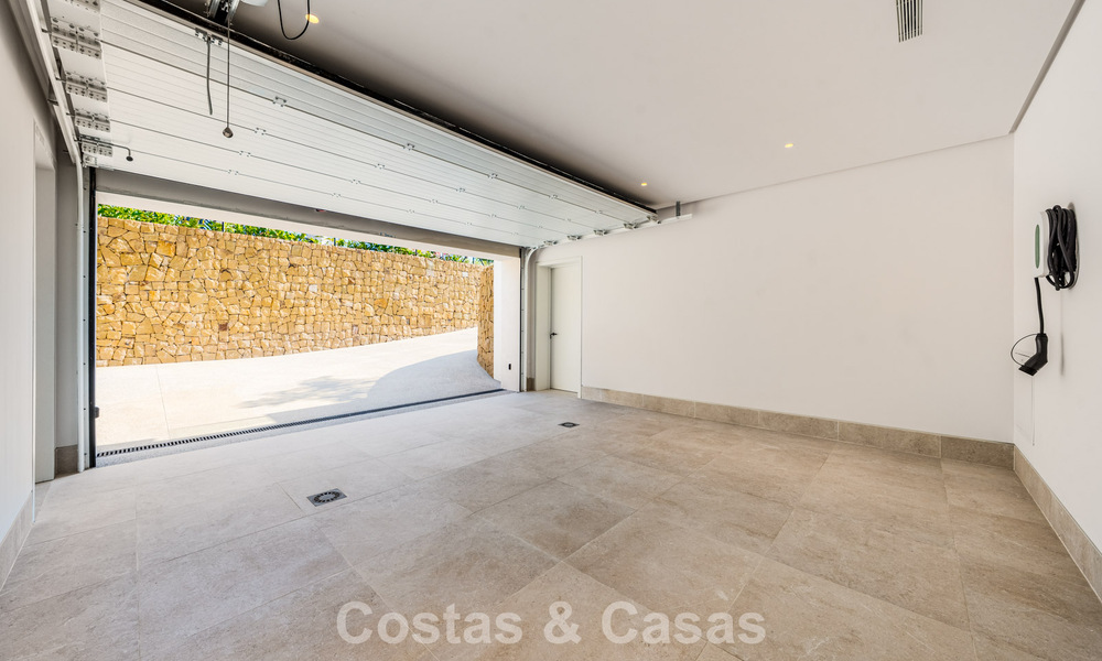 Modernistische luxevilla met zeezicht te koop aan Marbella’s Golden Mile 788188