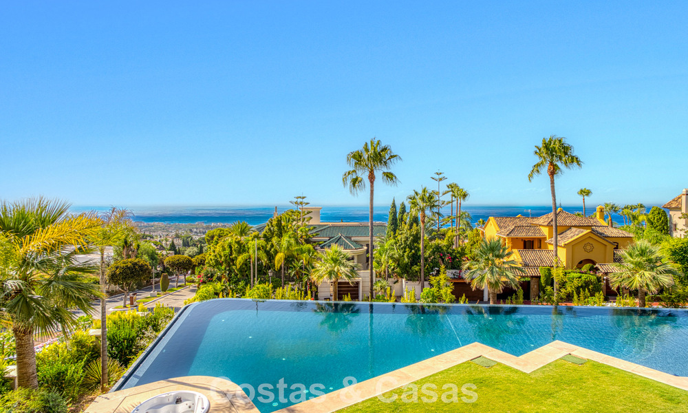Opmerkelijk paleis in neoklassieke stijl te koop in de prestigieuze, gated wijk van Sierra Blanca, Marbella 788203