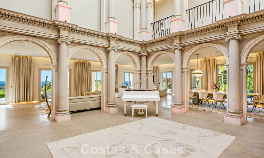 Opmerkelijk paleis in neoklassieke stijl te koop in de prestigieuze, gated wijk van Sierra Blanca, Marbella 788217