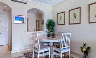 Instapklaar hoekappartement te koop in een golfresort met golf- en zeezicht in de heuvels van Marbella - Benahavis 788248 