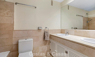 Instapklaar hoekappartement te koop in een golfresort met golf- en zeezicht in de heuvels van Marbella - Benahavis 788263 