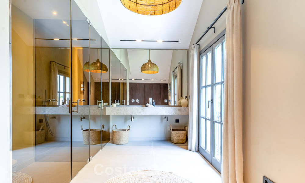 Prachtige luxevilla met tijdloze Andalusische architectuur te koop op de New Golden Mile tussen Marbella en Estepona 788349