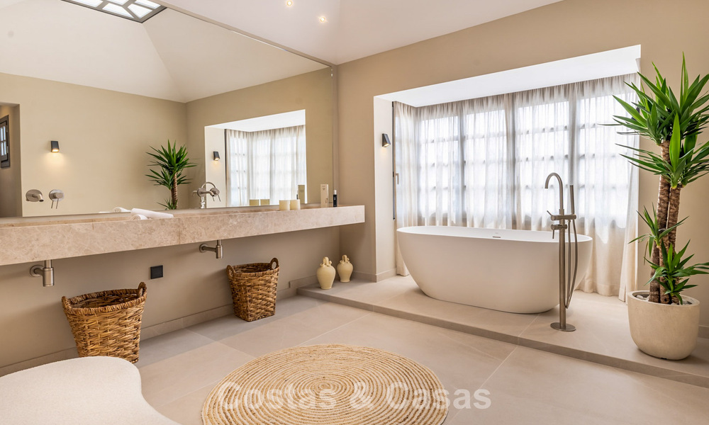 Prachtige luxevilla met tijdloze Andalusische architectuur te koop op de New Golden Mile tussen Marbella en Estepona 788353
