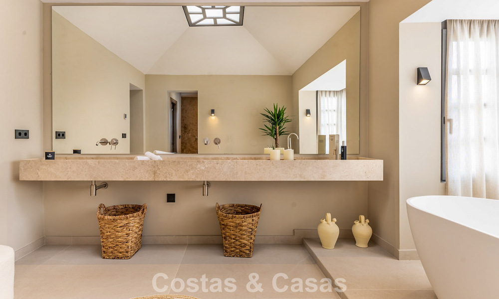 Prachtige luxevilla met tijdloze Andalusische architectuur te koop op de New Golden Mile tussen Marbella en Estepona 788354